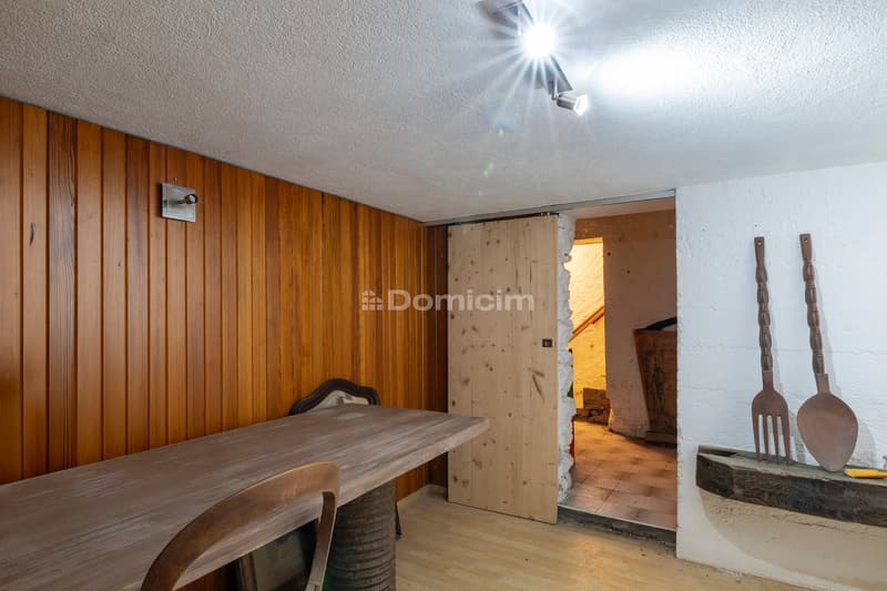 Charming 5.5-room village house located in the heart of Roche (11)