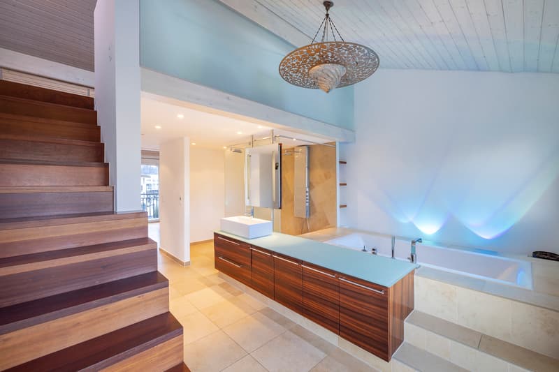 Villa at the Marina - A touch of vacation all year round! (5)