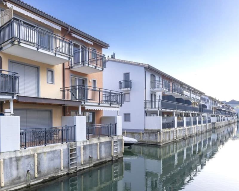 Villa at the Marina - A touch of vacation all year round! (1)