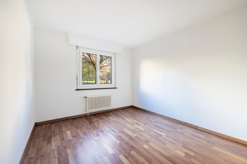 4.5 rooms rented with immediate income - Two parking spaces included (6)