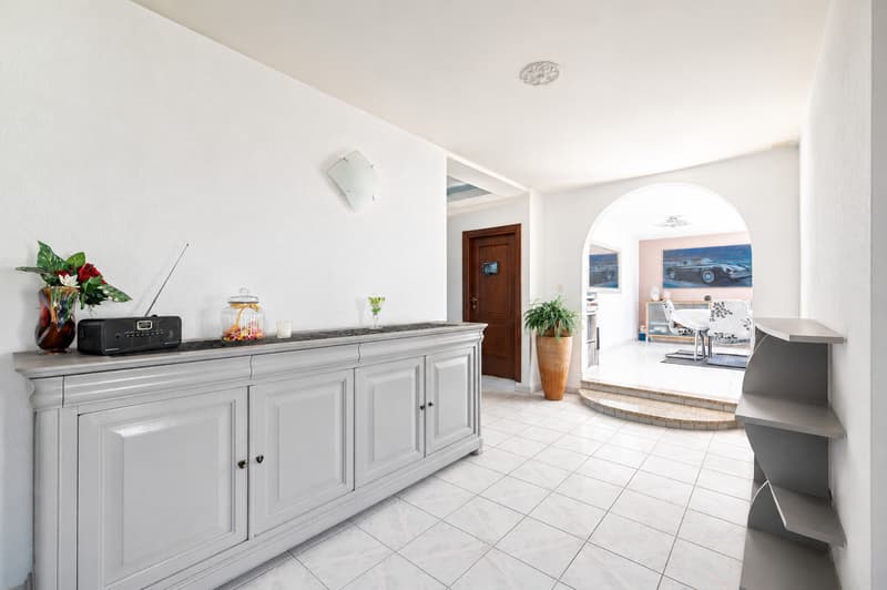 Individual villa with opportunity for 2 apartments in Noville (2)