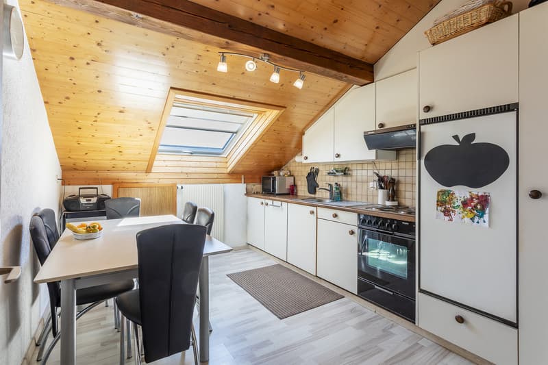 3.5 room apartment on the top floor with balcony and garage (5)