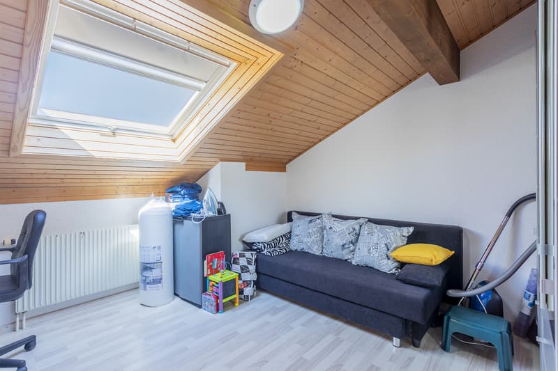3.5 room apartment on the top floor with balcony and garage (8)