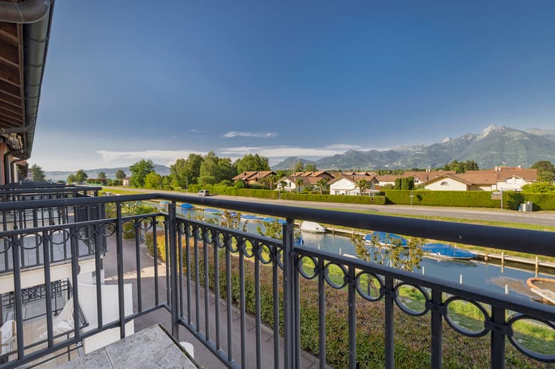 Charming duplex in Marina, with your feet in the water! (12)