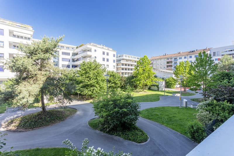 Charming 2.5-room apartment with balcony in the center of Morges (5)