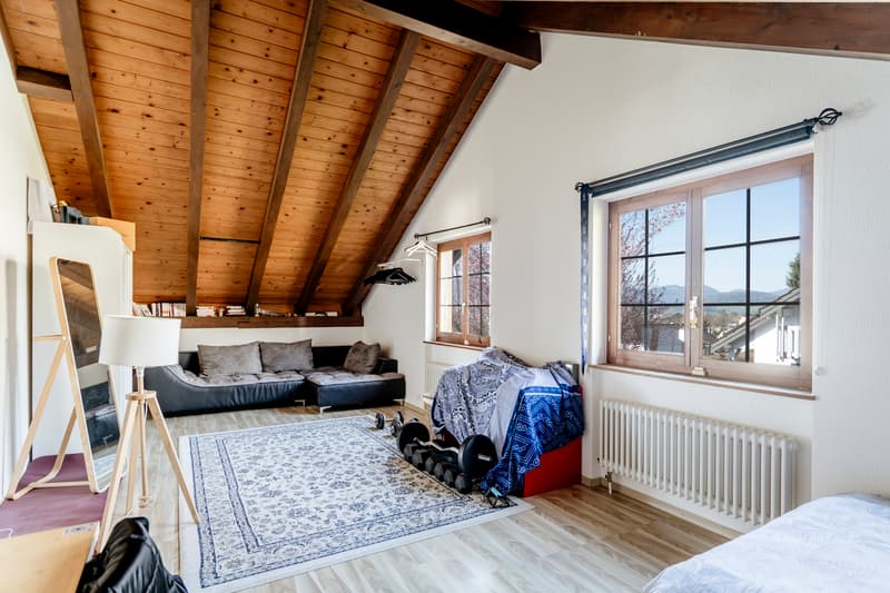 Situation prisée pour cette grande villa de 6.5 pces (7)