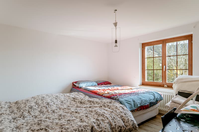 Situation prisée pour cette grande villa de 6.5 pces (6)