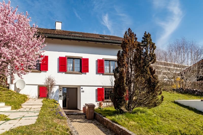 Situation prisée pour cette grande villa de 6.5 pces (11)