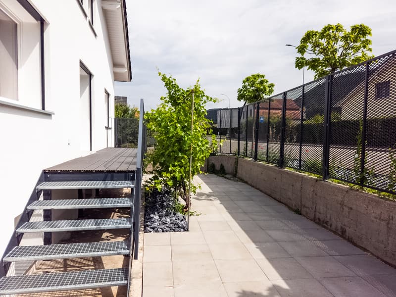Large fully renovated villa of 7.5 rooms (11)