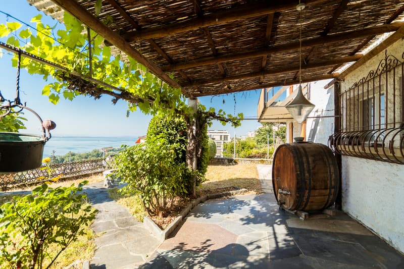 Blick auf den See und die Alpen für diese 7,5-Zimmer-Villa (2)