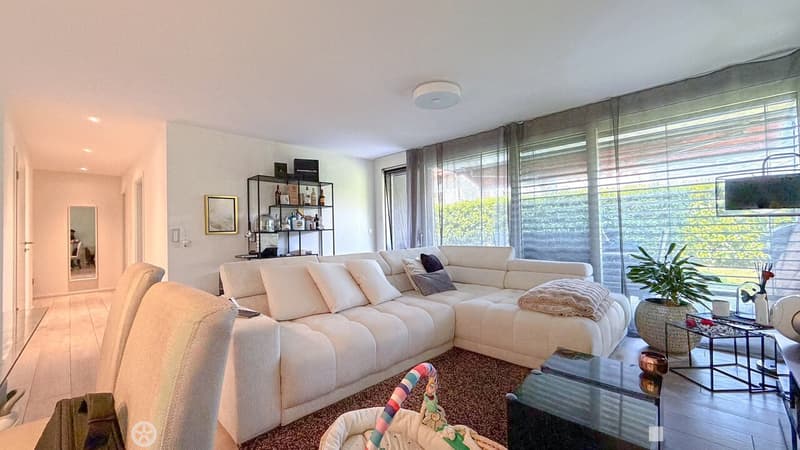 Familienwohnung 4.5 Zimmer mit privatem Garten und zwei Terrassen (6)