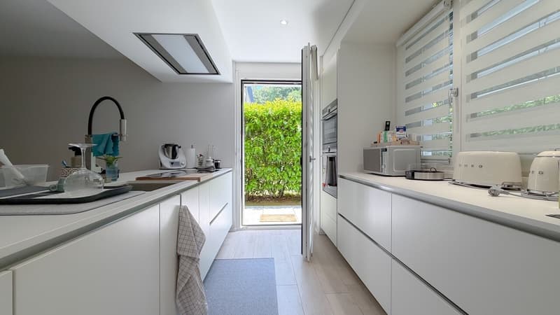 Familienwohnung 4.5 Zimmer mit privatem Garten und zwei Terrassen (10)