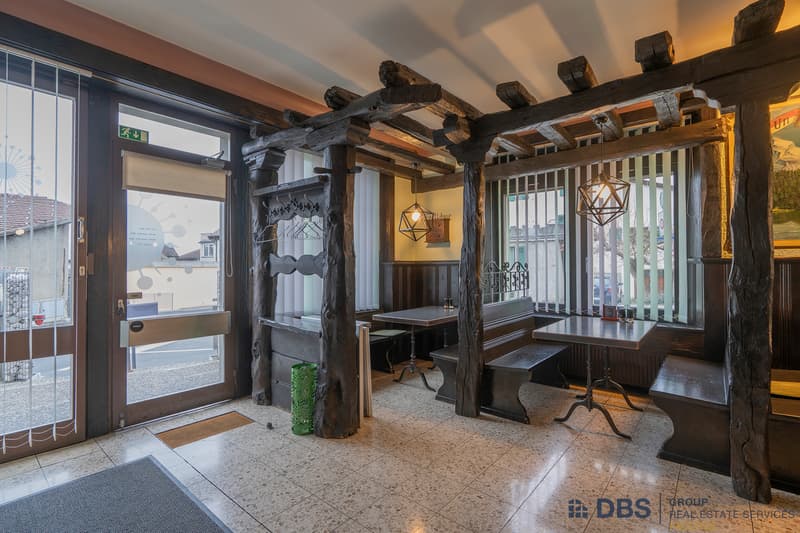 Café-Restaurant "Les 3 Suisses" mit Nebengebäuden (2)