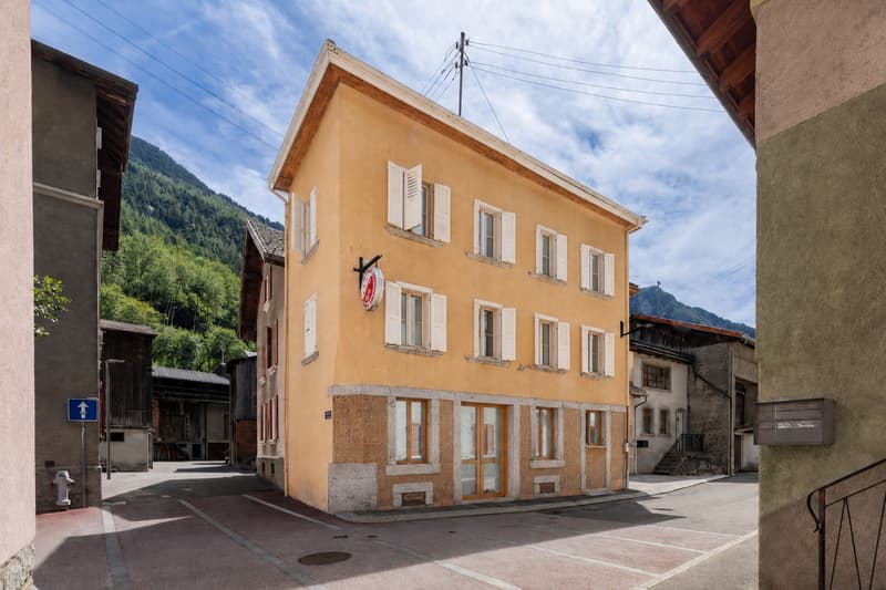 Small rental building, fully leased, 20 minutes from Verbier (1)