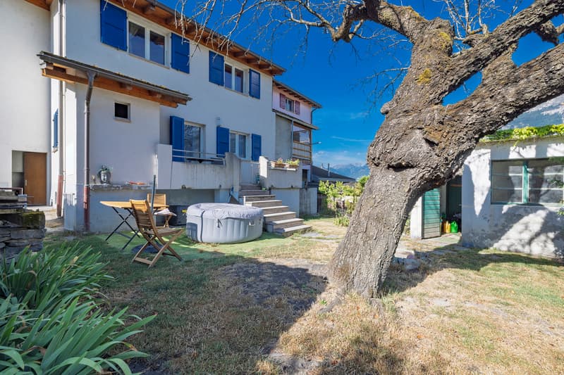 Villa di 4.5 locali in un porto di pace (1)