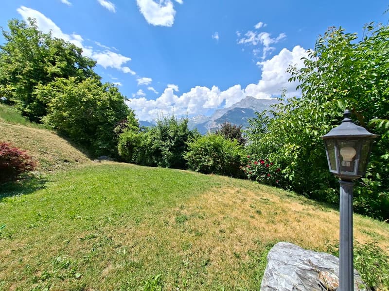 In the heart of the apricot orchards, between nature and amenities (10)