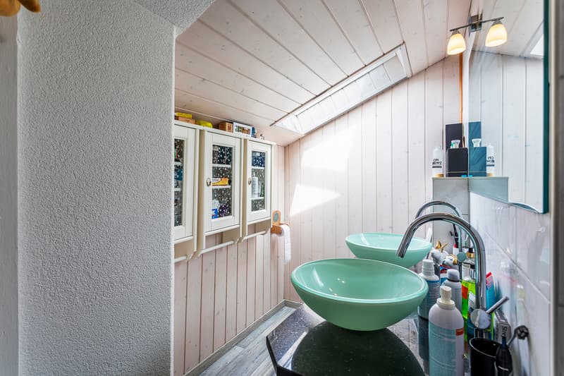MAISON INDIVIDUELLE AVEC GARAGE BOX ET COUVERT A VOITURE (11)