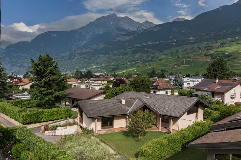 Une villa aux beaux volumes sur près de 1'000 m² (1)