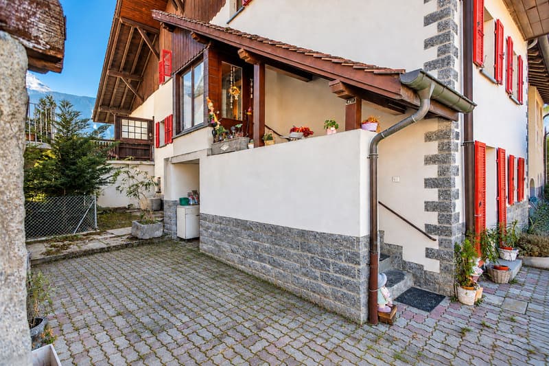 Maison villageoise avec grange et jardin à Bex (12)
