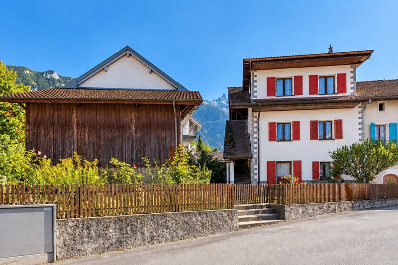 Maison villageoise avec grange et jardin à Bex (1)