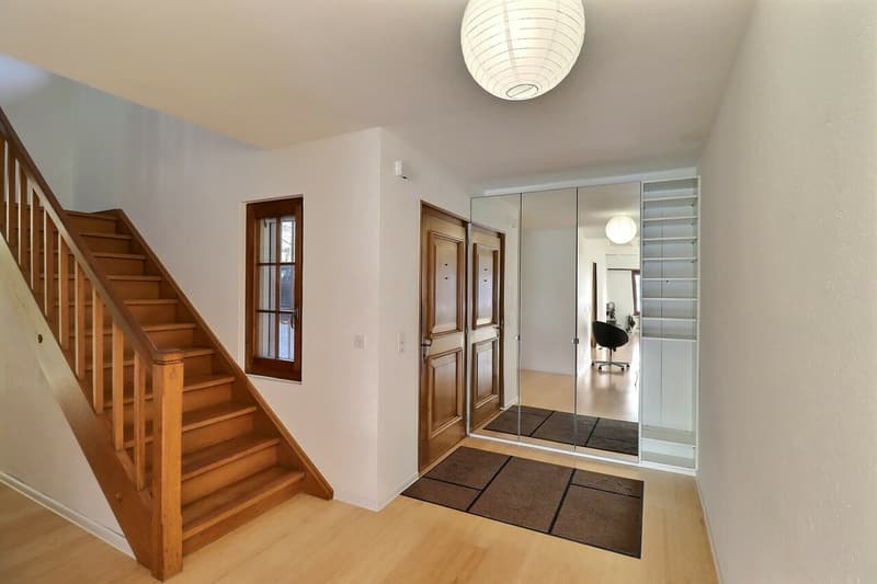 Spacieuse villa individuelle bénéficiant d'une vue imprenable sur le l (4)