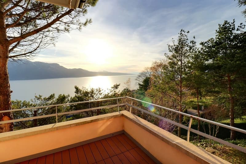 Spacieuse villa individuelle bénéficiant d'une vue imprenable sur le l (2)