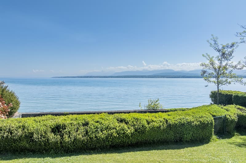 Villa mit Charme und 5,5 Zimmern direkt am Wasser (4)