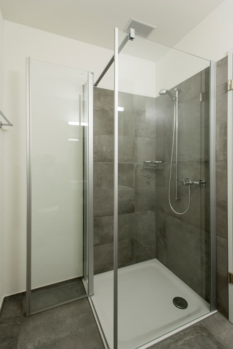 Badezimmer mit Dusche