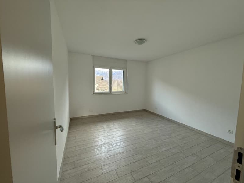 Spacious semi-detached house with sunny garden - Gorduno (10)