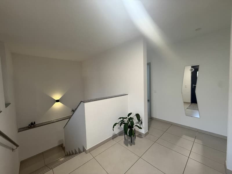 Spacious semi-detached house with sunny garden - Gorduno (6)