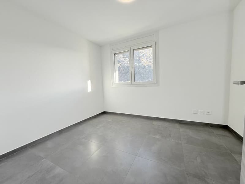 Wohnung mit 4,5 Zimmern von mittlerem/hohem Standard in einem Gebäude mit nur 3 Wohneinheiten (10)