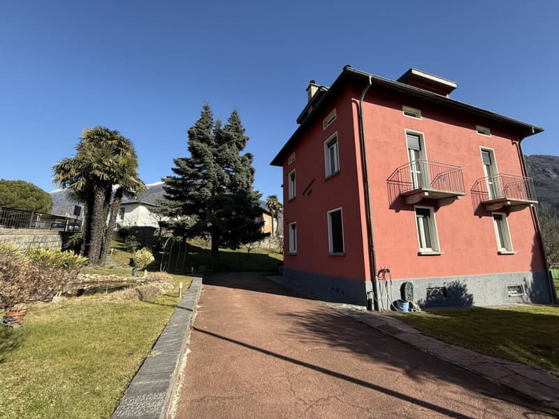 Historic Ticinese house in Gorduno (1)