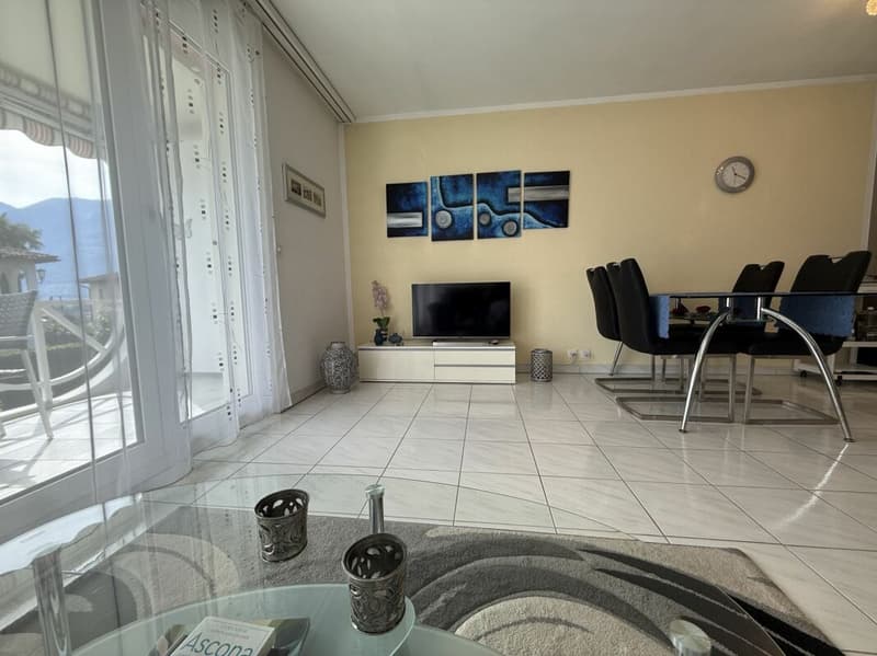 Attraktive 2.5 - Zimmer-Wohnung mit Terrasse und Tiefgaragenplatz - Residenza Collina Verde, Ascona (5)