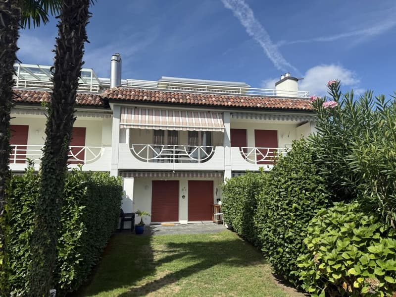 Attraktive 2.5 - Zimmer-Wohnung mit Terrasse und Tiefgaragenplatz - Residenza Collina Verde, Ascona (2)