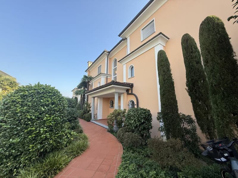 Elegante 2.5-Zimmer-Gartenwohnung in der Residenz Camelia, Ascona (1)