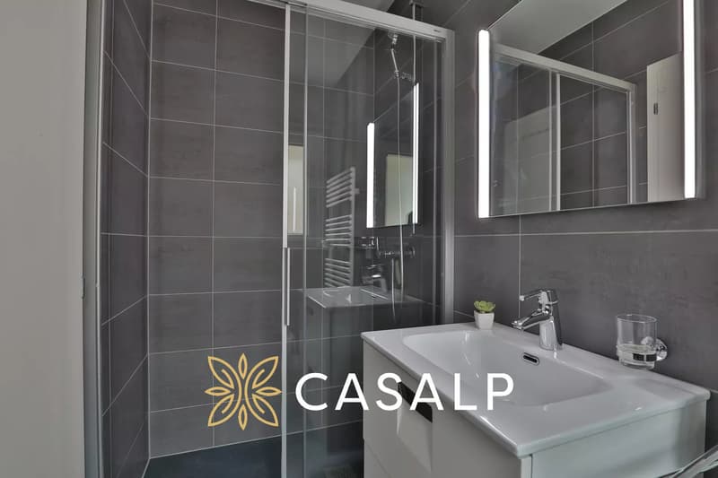 Charming 2.5-room apartment renovated in Crans-Montana (6)