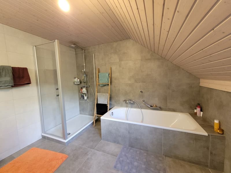 PONT-LA-VILLE / Casa a schiera in un quartiere tranquillo (7)
