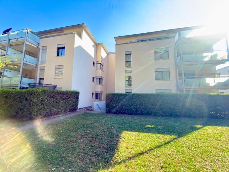 Grosszügige 4.5-Zimmer-Gartenwohnung mit 100 m² Aussenbereich in Bülach (1)