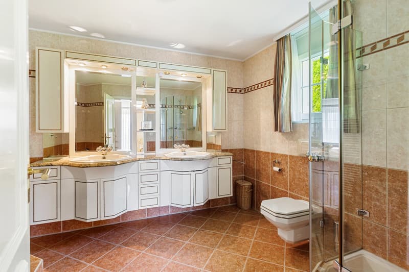Exclusive 8-room villa in a quiet location in Stetten (8)