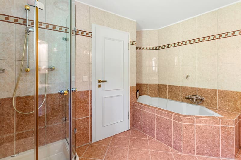 Exclusive 8-room villa in a quiet location in Stetten (9)