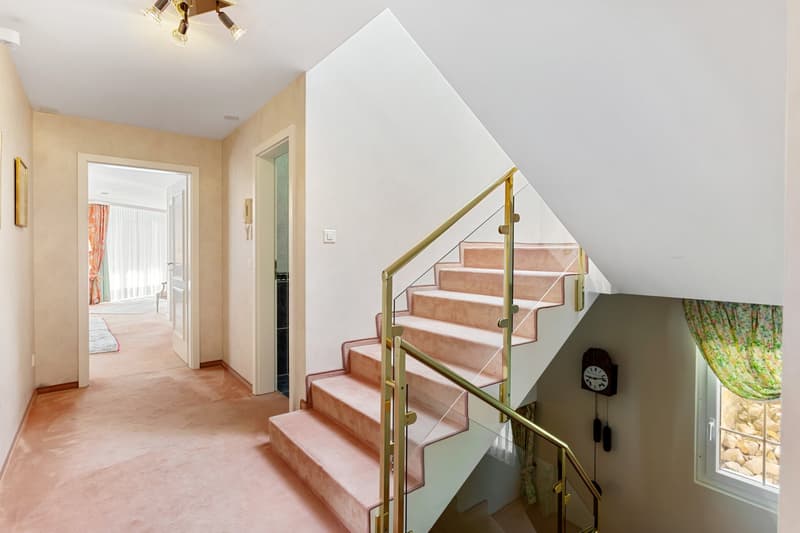 Exclusive 8-room villa in a quiet location in Stetten (12)