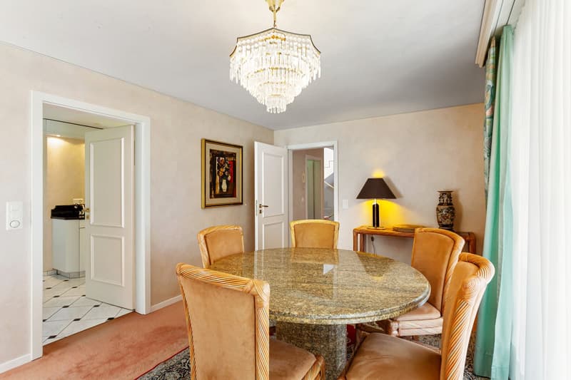 Exclusive 8-room villa in a quiet location in Stetten (3)