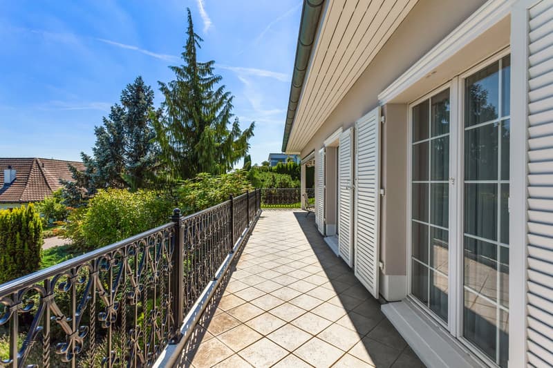 Exclusive 8-room villa in a quiet location in Stetten (18)