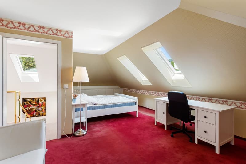 Exclusive 8-room villa in a quiet location in Stetten (16)