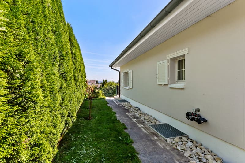 Exclusive 8-room villa in a quiet location in Stetten (23)