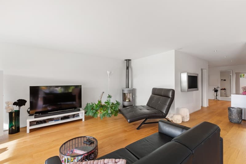 Exklusive 4.5-Zimmer-Gartenwohnung viel Raum, viel Grün, viel Licht, viel Privatsphäre (5)