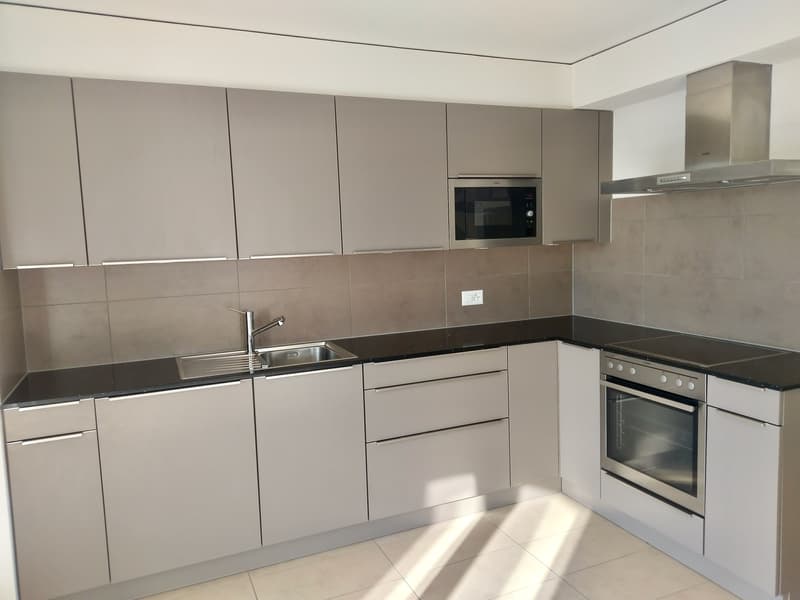 Edificio residenziale moderno con 6 appartamenti nel cuore del villaggio (6)