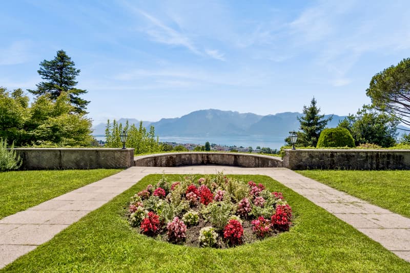 Serenità panoramica e comfort in una elegante casa familiare (5)