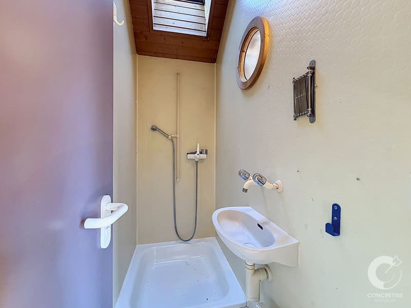 Maison pleine de charme au fort potentiel (7)