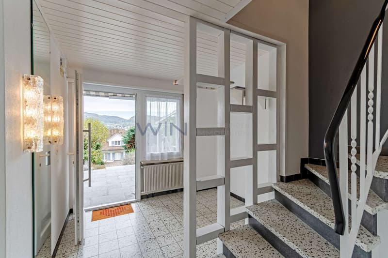 Treppenhaus und Gästetoilette